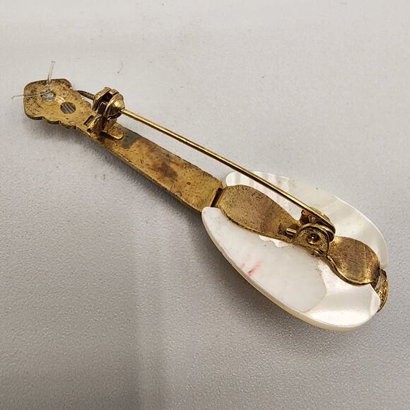 Vintage Mandolin or Lute Brooch Mother of Pearl & Brass, Nylon Strings Music Pin - Picture 3 of 7